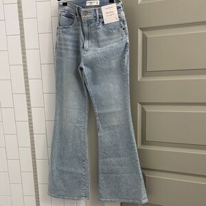 Abercrombie & Fitch Ultra High Rise Flare Jean